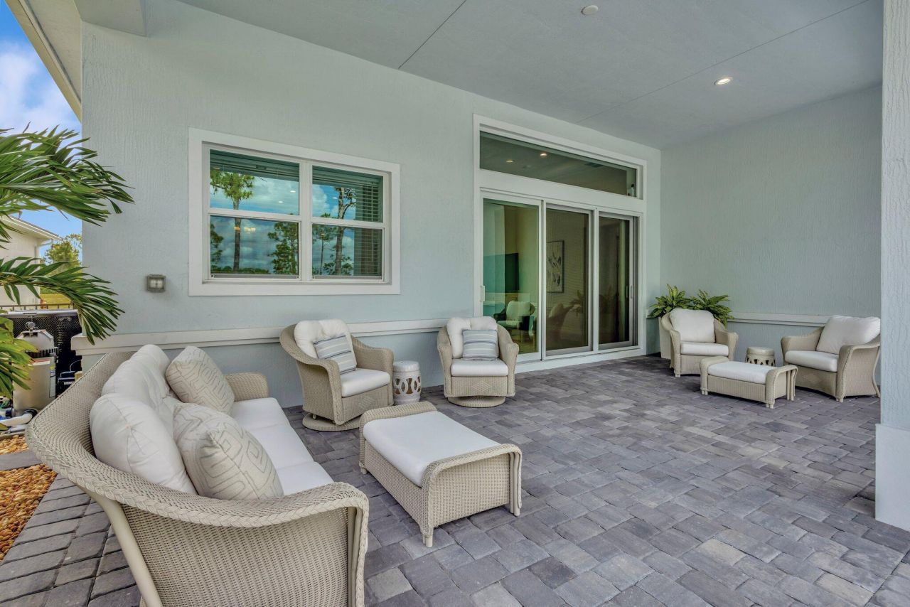 211 SE Calmo Circle, Port Saint Lucie, FL 34984 Photo