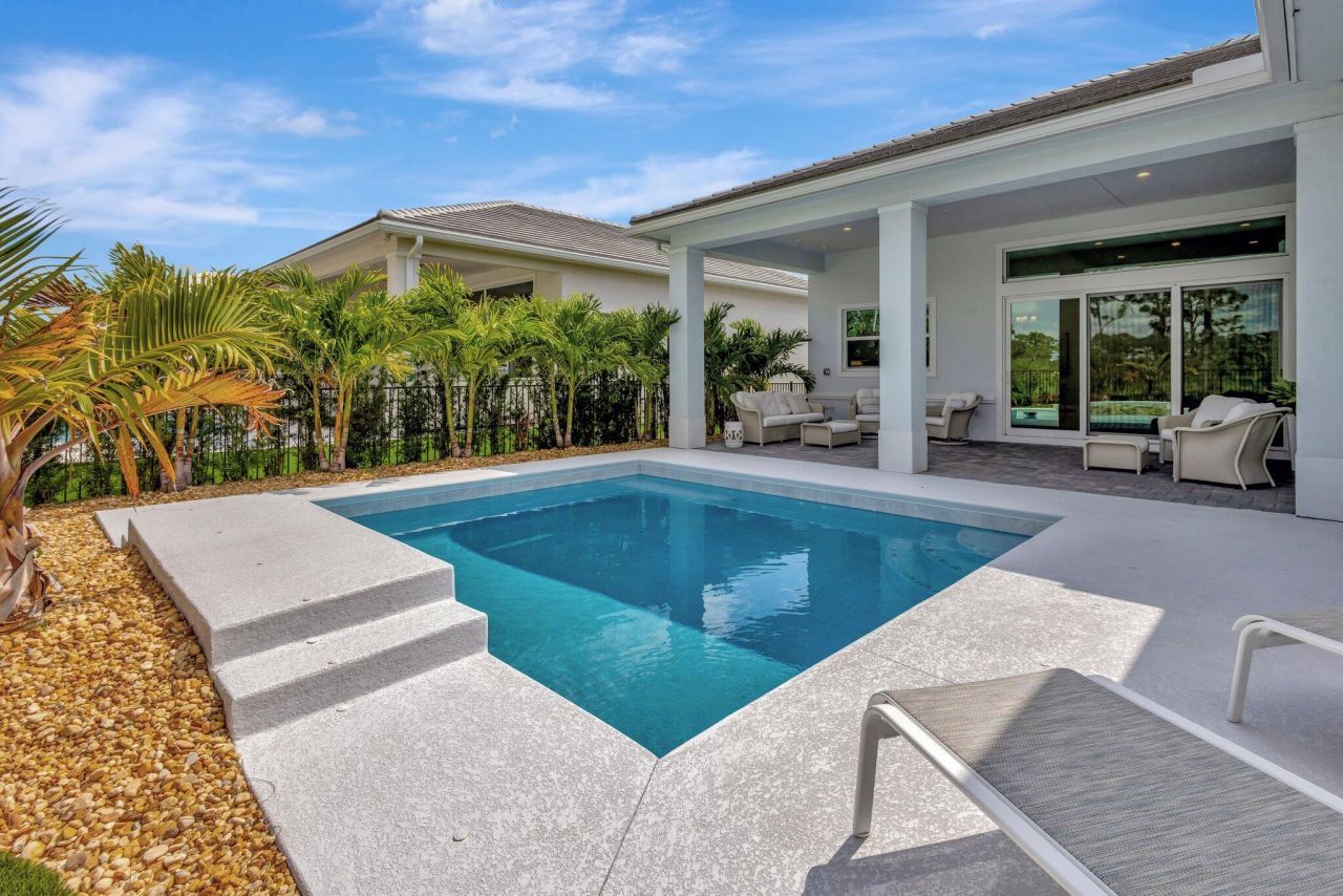 211 SE Calmo Circle, Port Saint Lucie, FL 34984 Photo