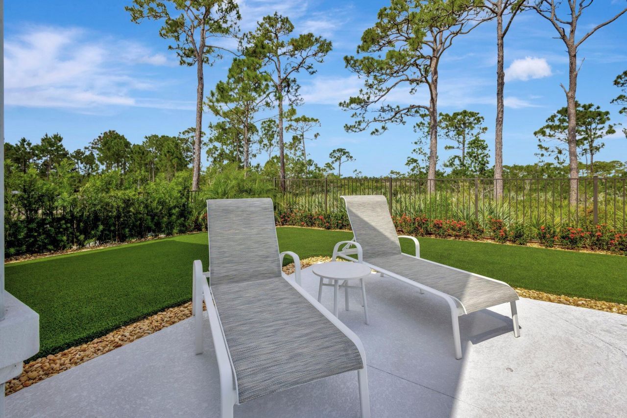 211 SE Calmo Circle, Port Saint Lucie, FL 34984 Photo