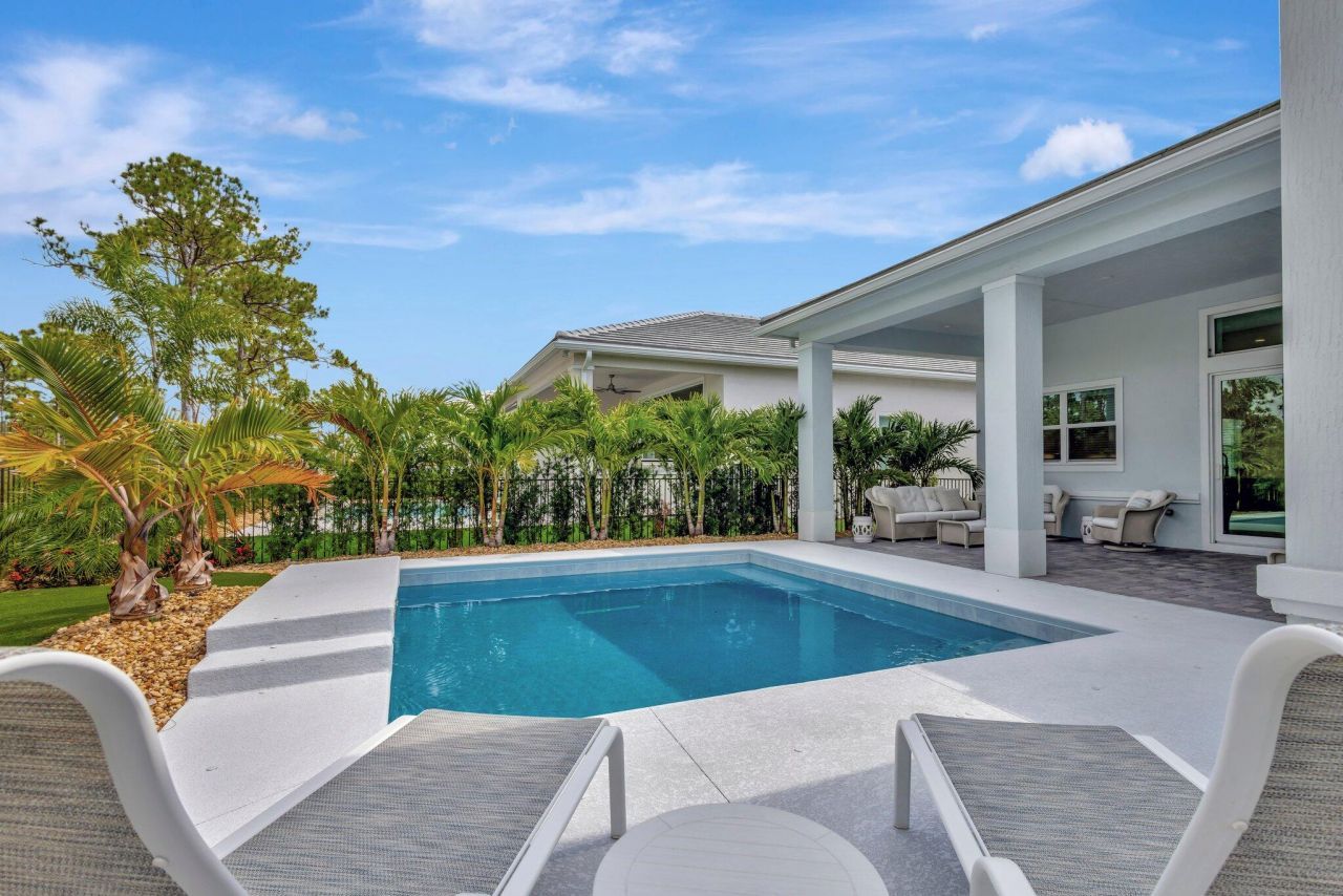 211 SE Calmo Circle, Port Saint Lucie, FL 34984 Photo