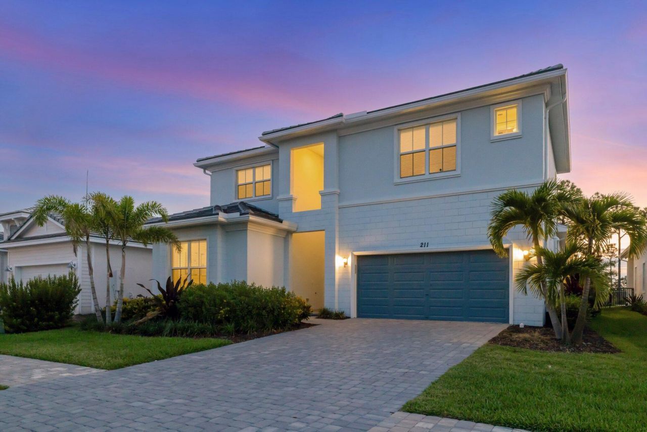 211 SE Calmo Circle, Port Saint Lucie, FL 34984 Photo