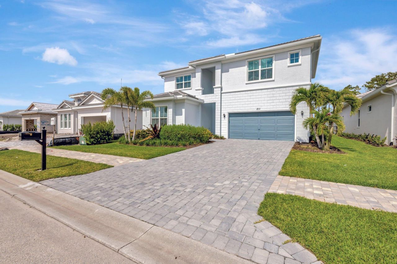 211 SE Calmo Circle, Port Saint Lucie, FL 34984 Photo