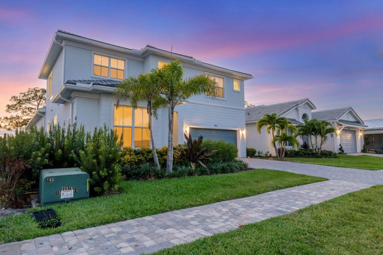 211 SE Calmo Circle, Port Saint Lucie, FL 34984 Photo