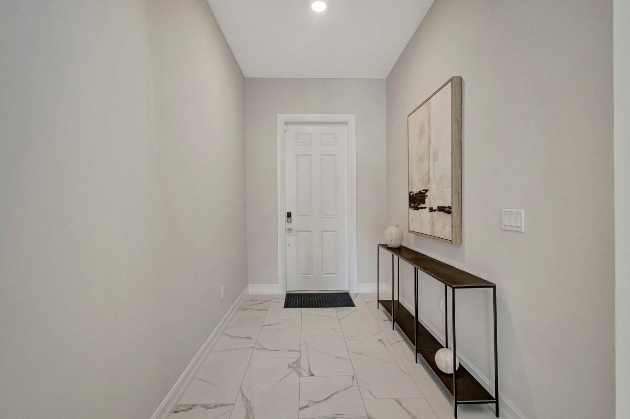 211 SE Calmo Circle, Port Saint Lucie, FL 34984 Photo