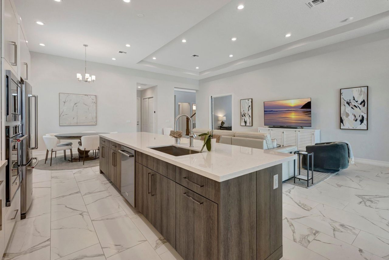 211 SE Calmo Circle, Port Saint Lucie, FL 34984 Photo