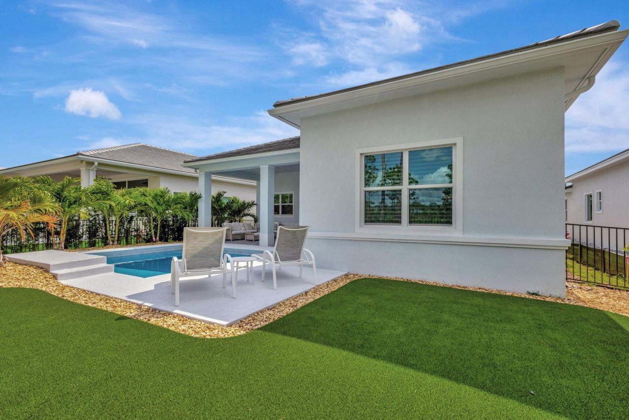 211 SE Calmo Circle, Port Saint Lucie, FL 34984 Photo