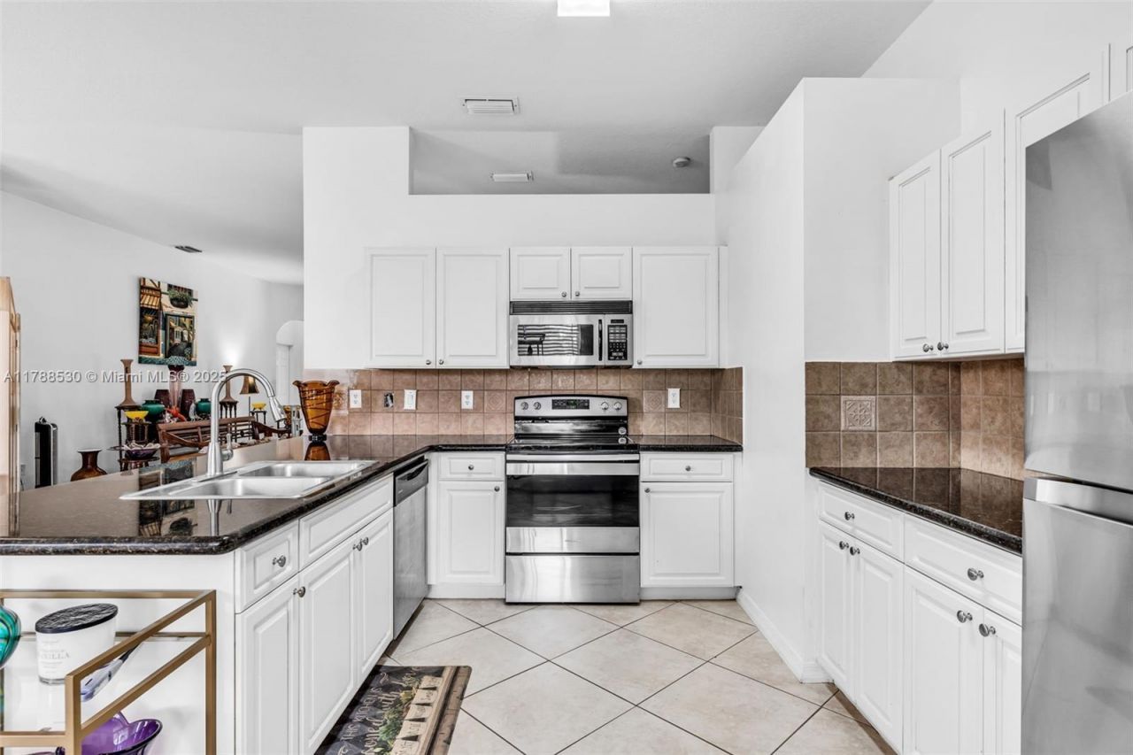 2819 Augusta Ln, Homestead, FL 33035 Photo