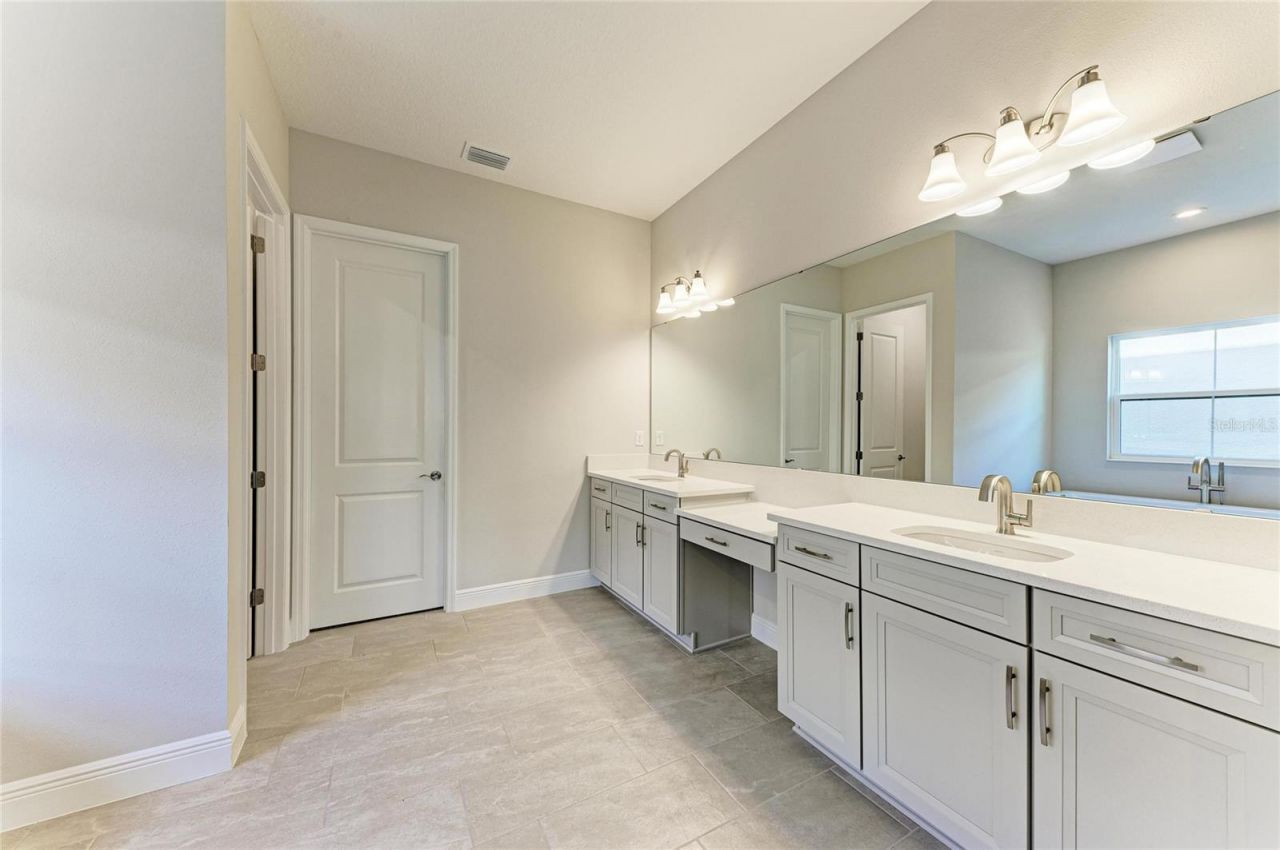 4630 Cedar Fog Ct Drive, Valrico, FL 33596 Photo