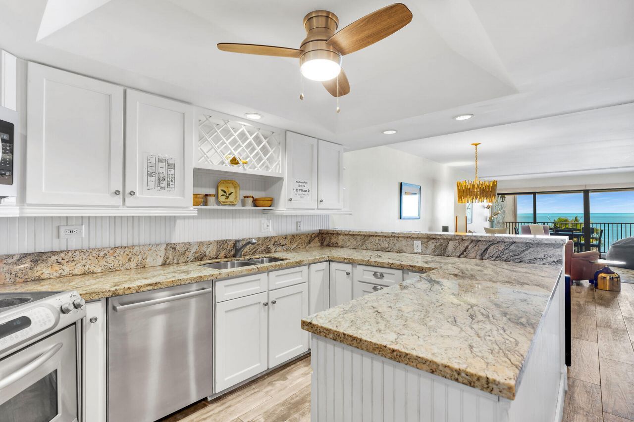 1133 W Ocean Drive, Unit 4, Key Colony, FL 33051 Photo