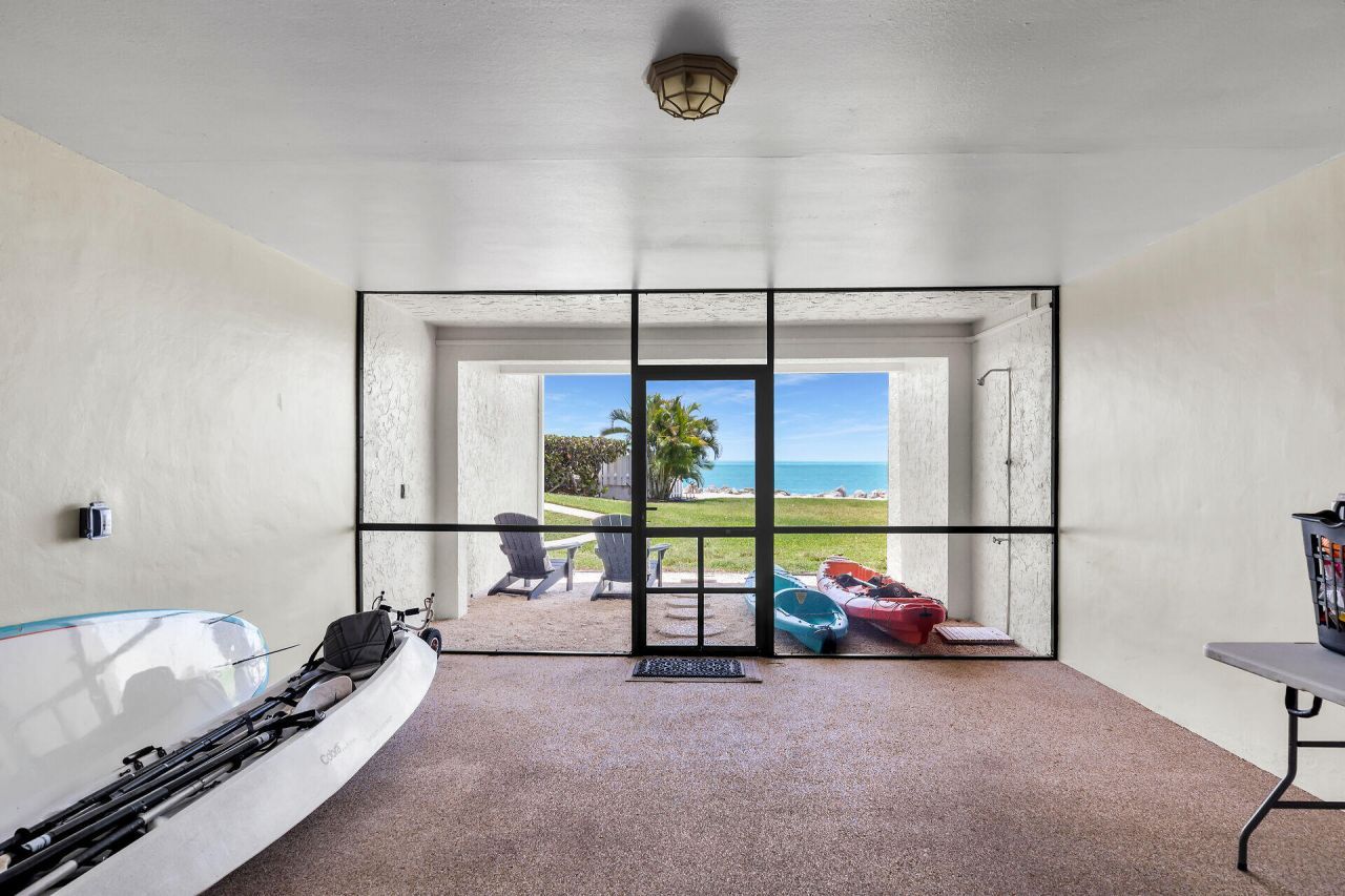 1133 W Ocean Drive, Unit 4, Key Colony, FL 33051 Photo