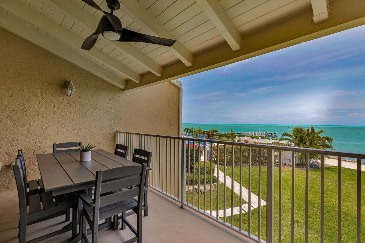 1133 W Ocean Drive, Unit 4, Key Colony, FL 33051 Photo