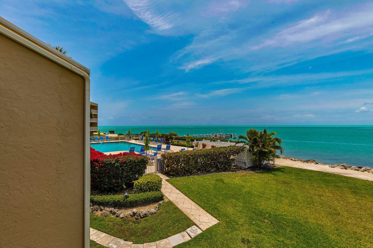 1133 W Ocean Drive, Unit 4, Key Colony, FL 33051 Photo