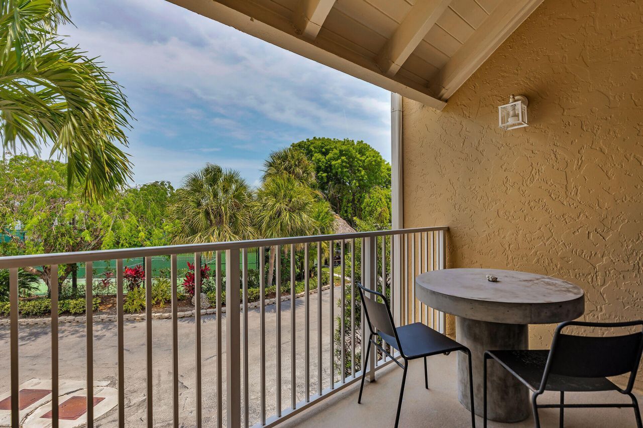 1133 W Ocean Drive, Unit 4, Key Colony, FL 33051 Photo