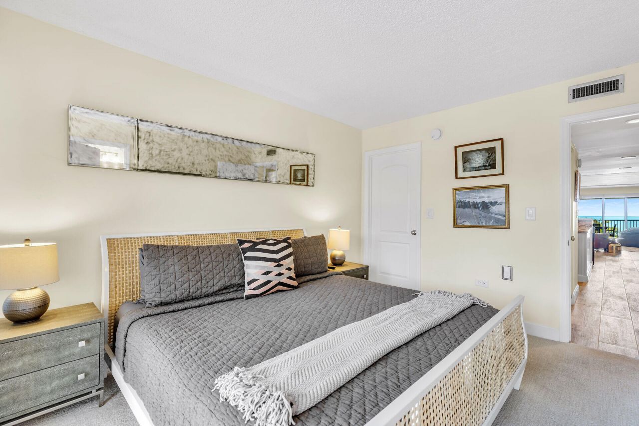 1133 W Ocean Drive, Unit 4, Key Colony, FL 33051 Photo