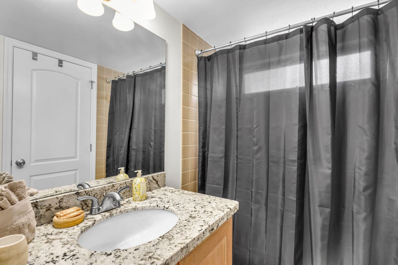 1133 W Ocean Drive, Unit 4, Key Colony, FL 33051 Photo