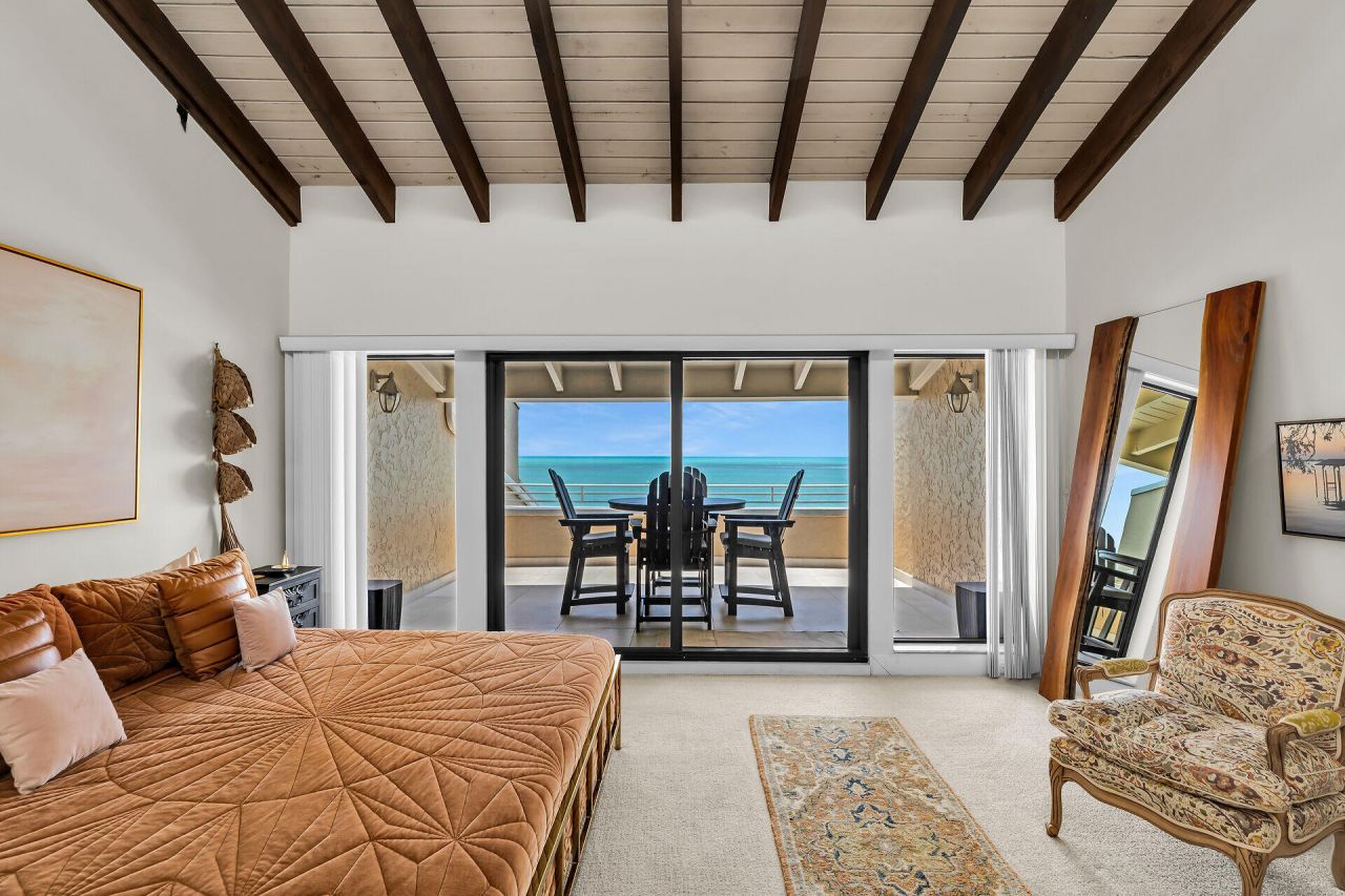 1133 W Ocean Drive, Unit 4, Key Colony, FL 33051 Photo