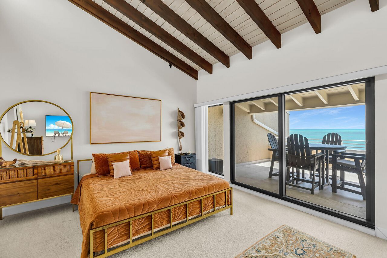 1133 W Ocean Drive, Unit 4, Key Colony, FL 33051 Photo