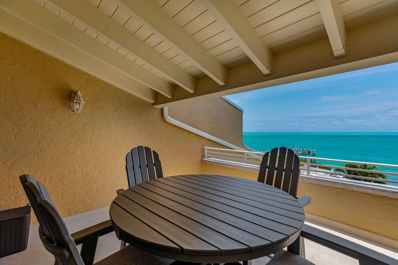 1133 W Ocean Drive, Unit 4, Key Colony, FL 33051 Photo