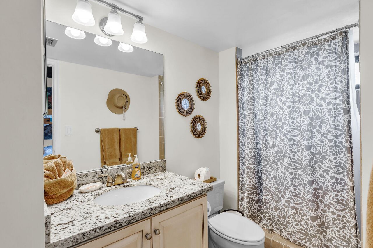 1133 W Ocean Drive, Unit 4, Key Colony, FL 33051 Photo