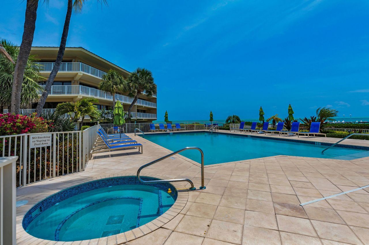 1133 W Ocean Drive, Unit 4, Key Colony, FL 33051 Photo