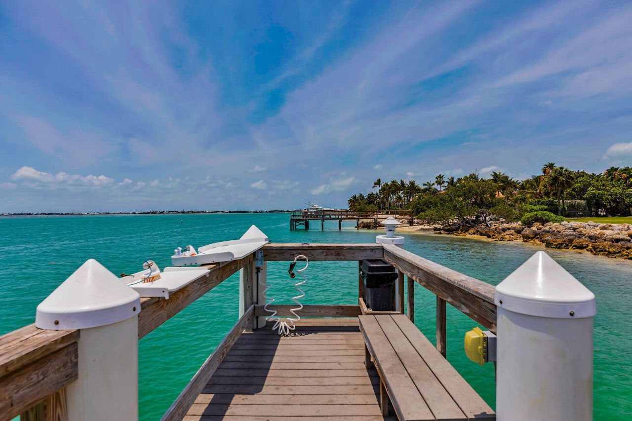 1133 W Ocean Drive, Unit 4, Key Colony, FL 33051 Photo