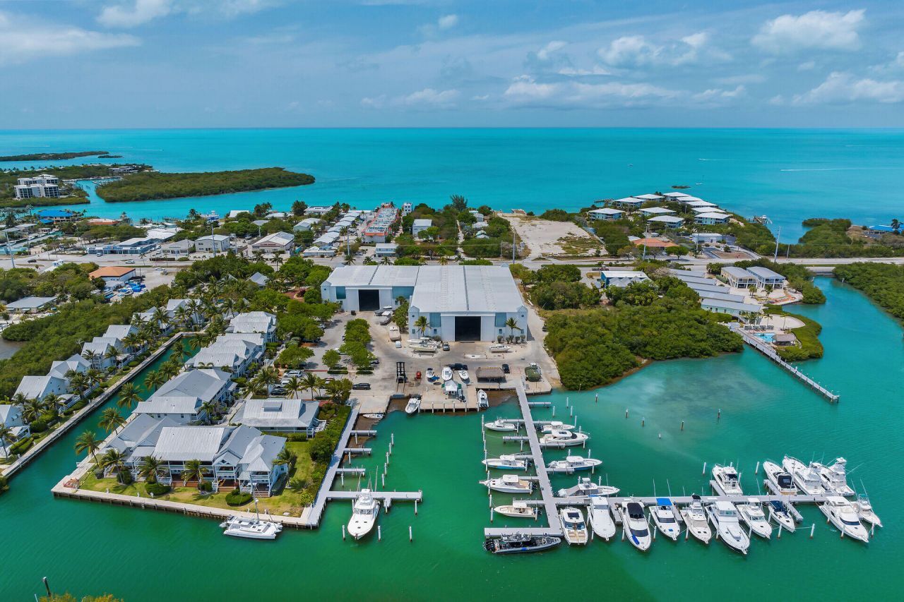 1133 W Ocean Drive, Unit 4, Key Colony, FL 33051 Photo