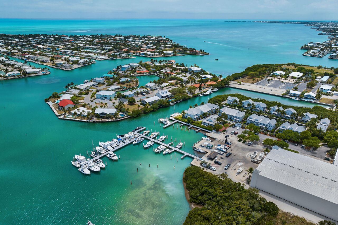 1133 W Ocean Drive, Unit 4, Key Colony, FL 33051 Photo