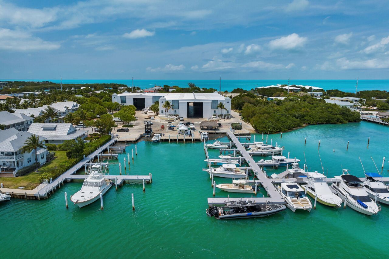 1133 W Ocean Drive, Unit 4, Key Colony, FL 33051 Photo