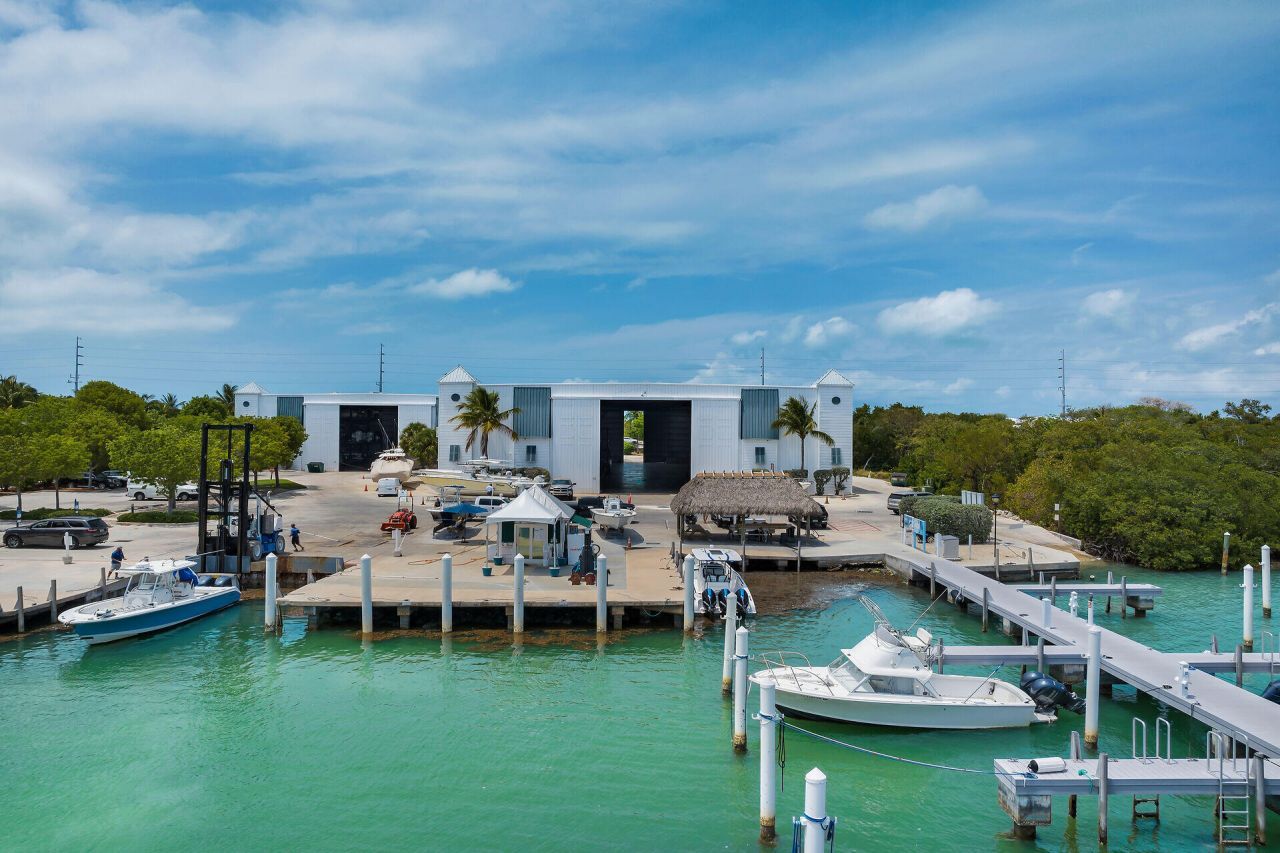 1133 W Ocean Drive, Unit 4, Key Colony, FL 33051 Photo