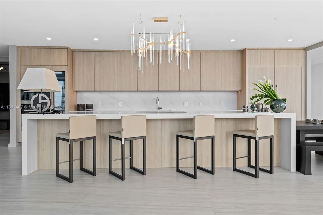 851 NE 1st Ave, Unit PH 5401, Miami, FL 33132 Photo