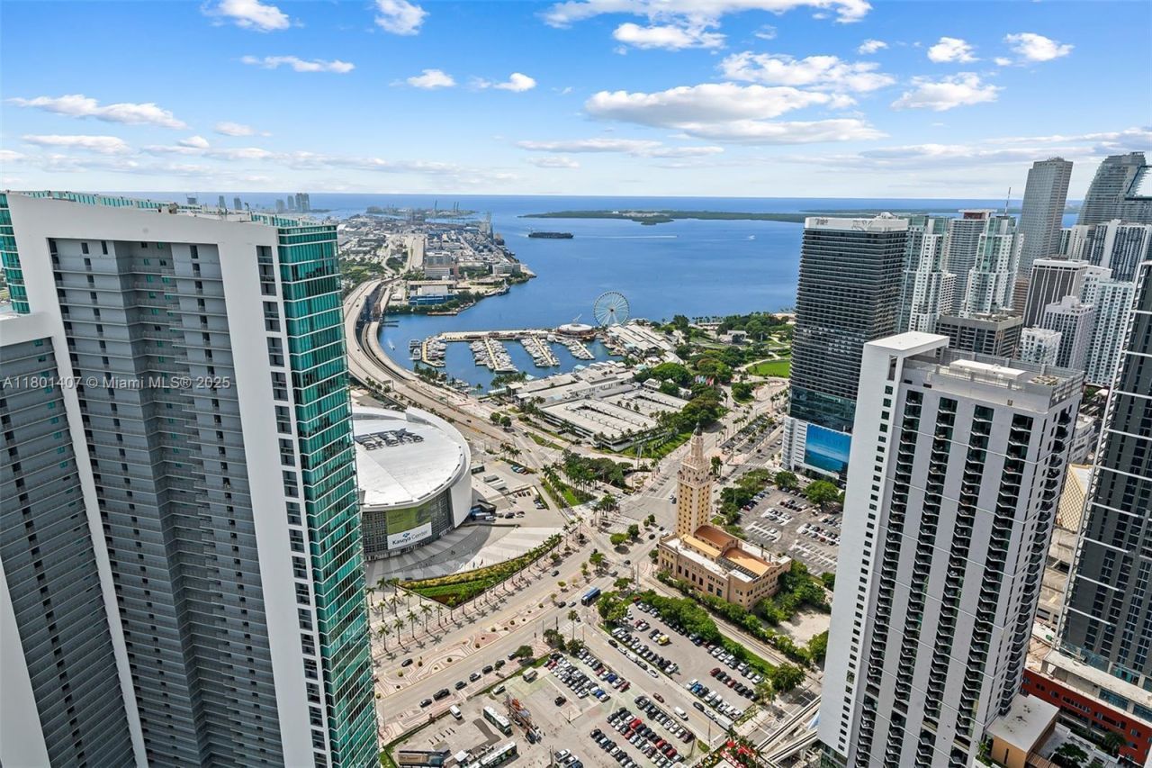 851 NE 1st Ave, Unit PH 5401, Miami, FL 33132 Photo