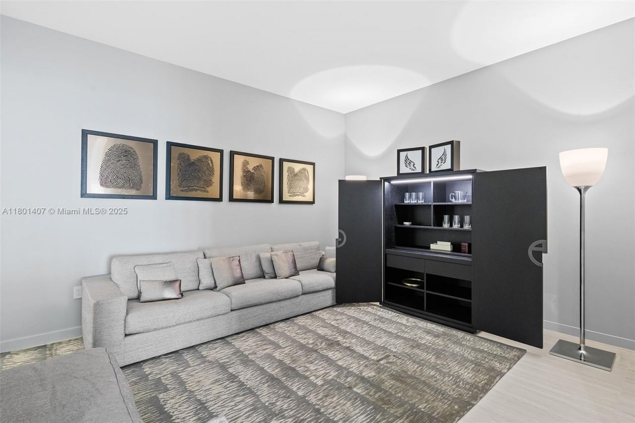 851 NE 1st Ave, Unit PH 5401, Miami, FL 33132 Photo