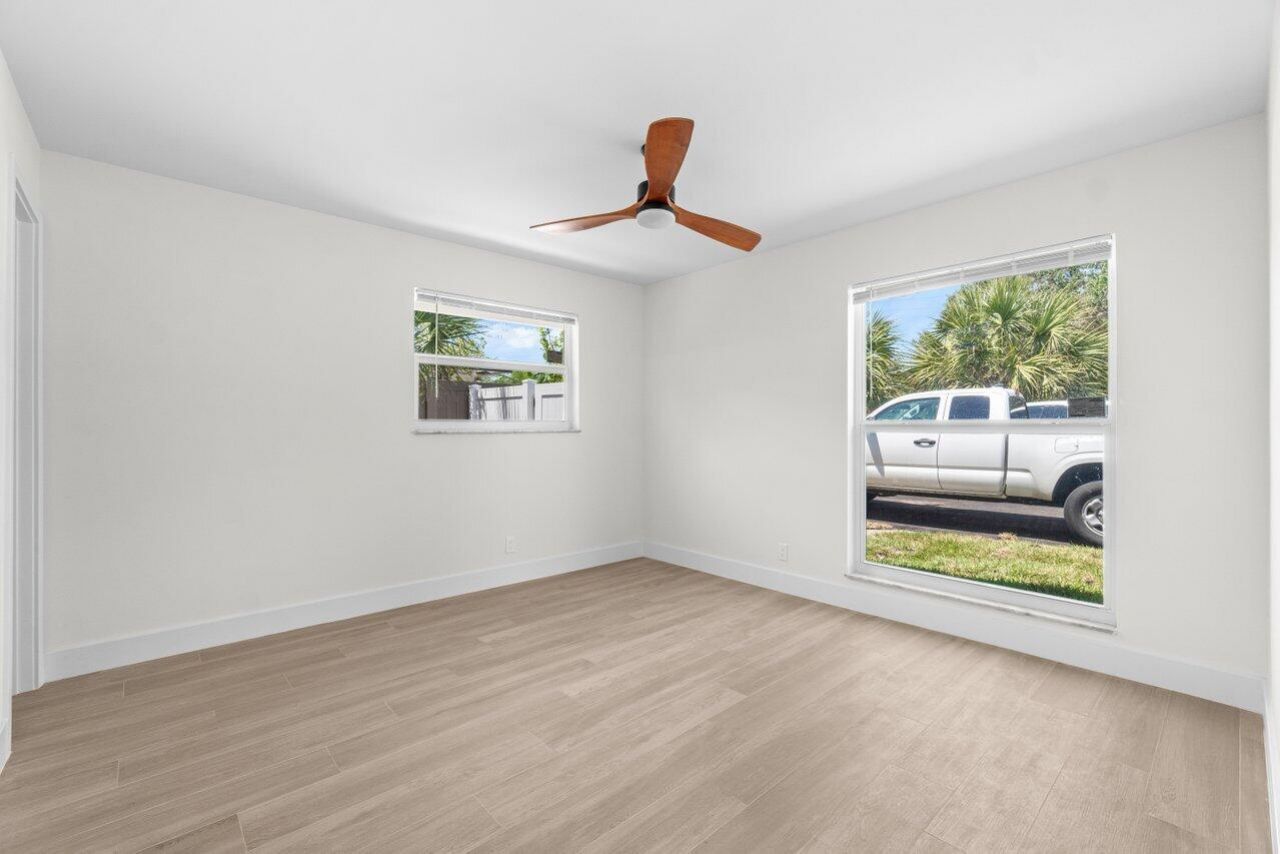 4498 NW 2nd Avenue, Boca Raton, FL 33431 Photo