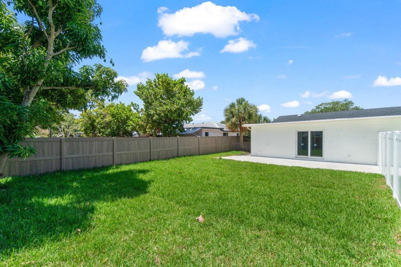 4498 NW 2nd Avenue, Boca Raton, FL 33431 Photo