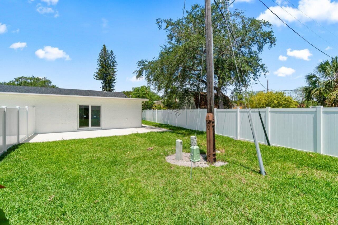 4498 NW 2nd Avenue, Boca Raton, FL 33431 Photo