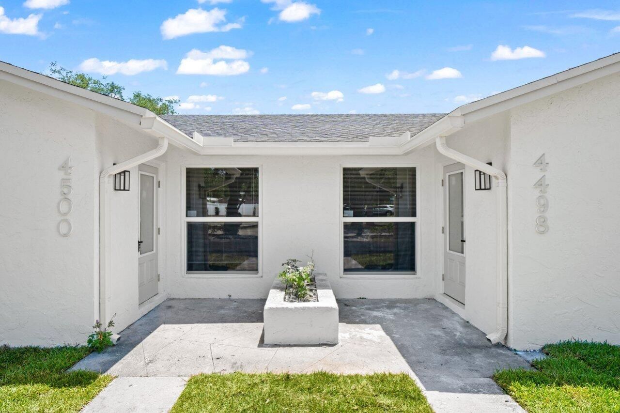 4498 NW 2nd Avenue, Boca Raton, FL 33431 Photo