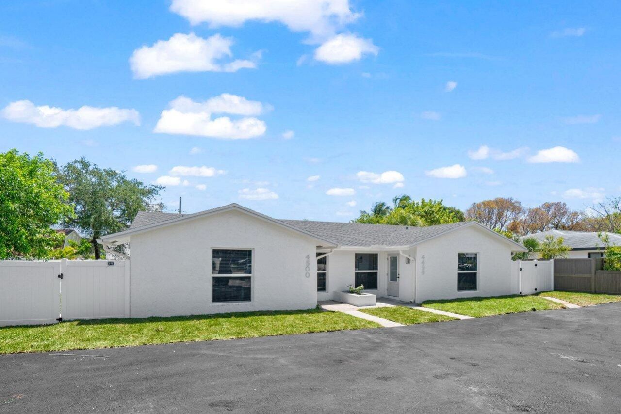 4498 NW 2nd Avenue, Boca Raton, FL 33431 Photo