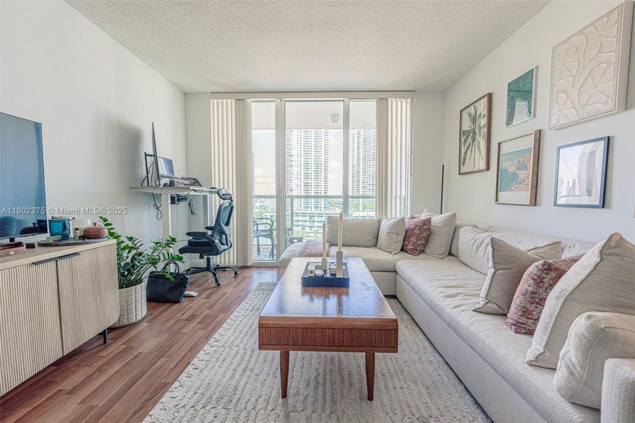 31 SE 5 St, Unit 1603, Miami, FL 33131 Photo