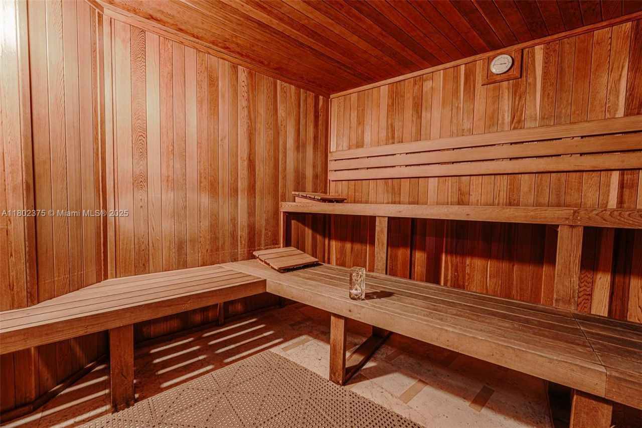 31 SE 5 St, Unit 1603, Miami, FL 33131 Photo