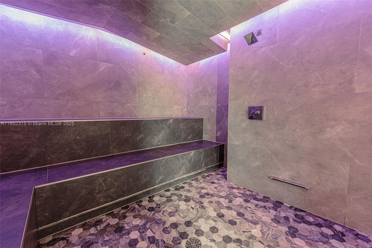 31 SE 5 St, Unit 1603, Miami, FL 33131 Photo