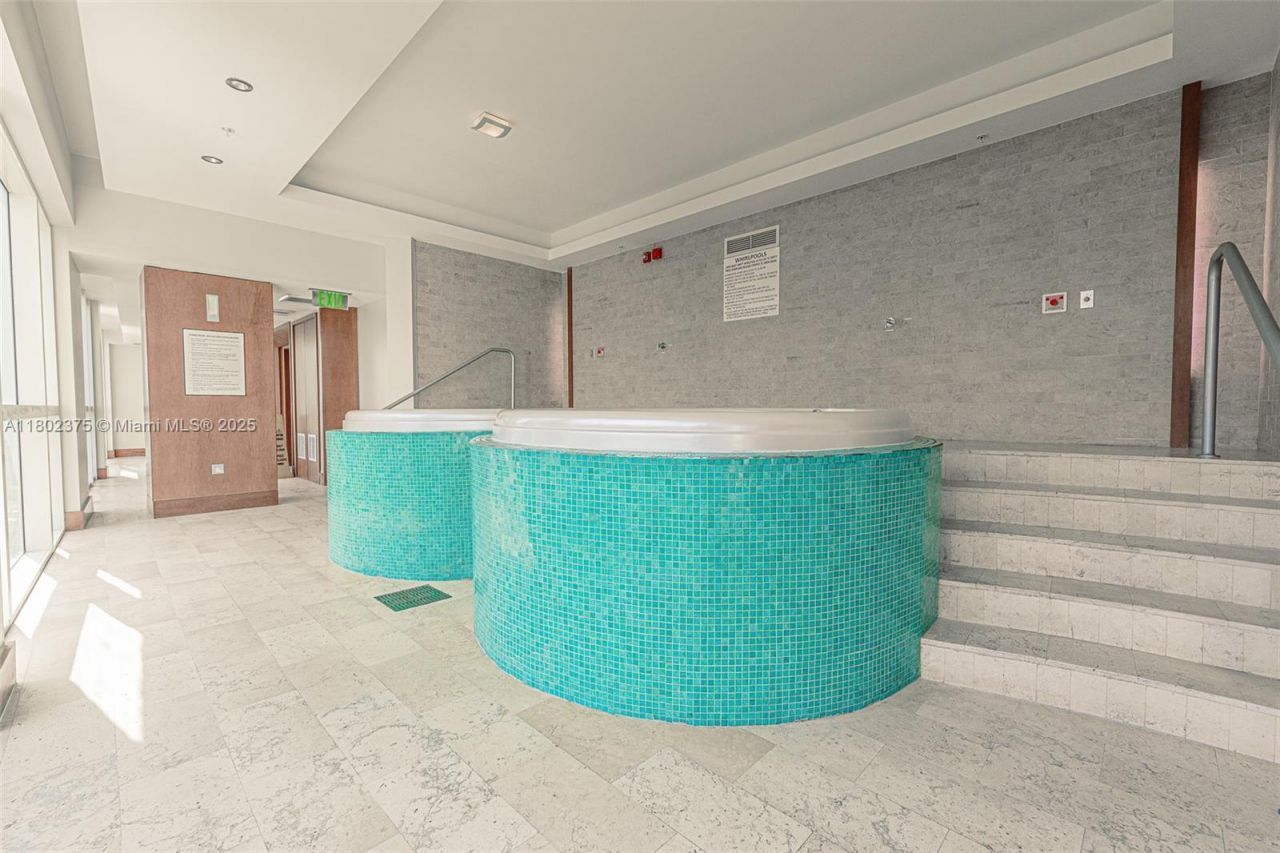 31 SE 5 St, Unit 1603, Miami, FL 33131 Photo