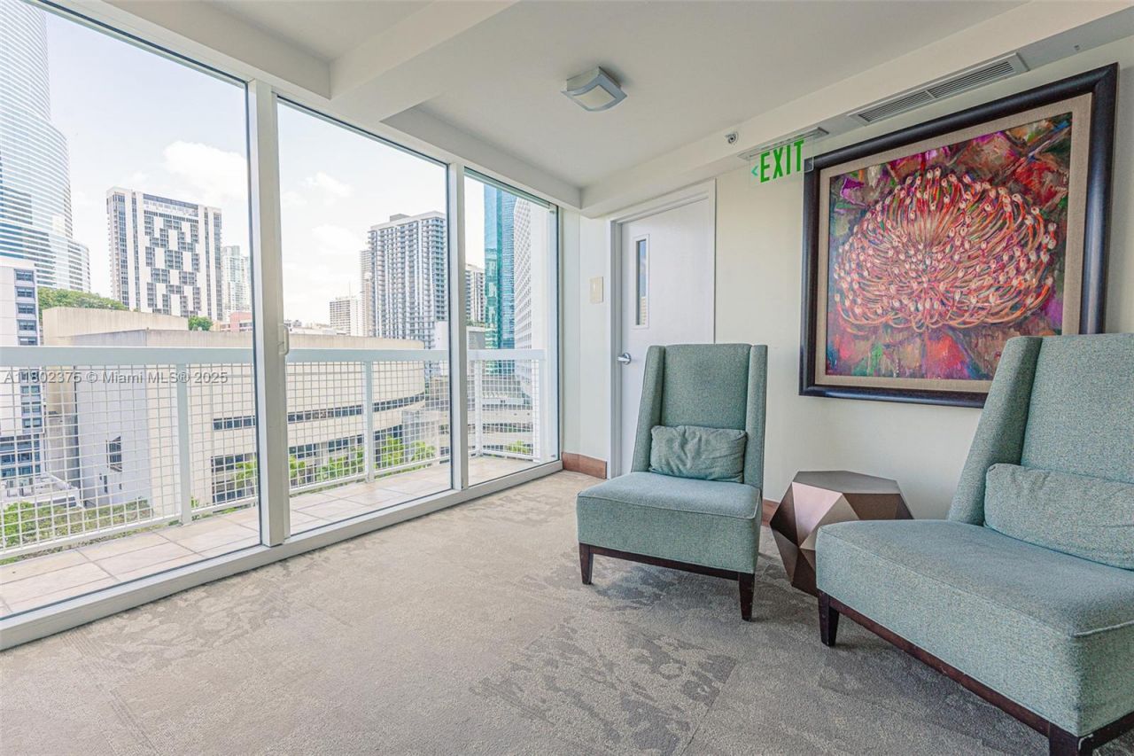 31 SE 5 St, Unit 1603, Miami, FL 33131 Photo