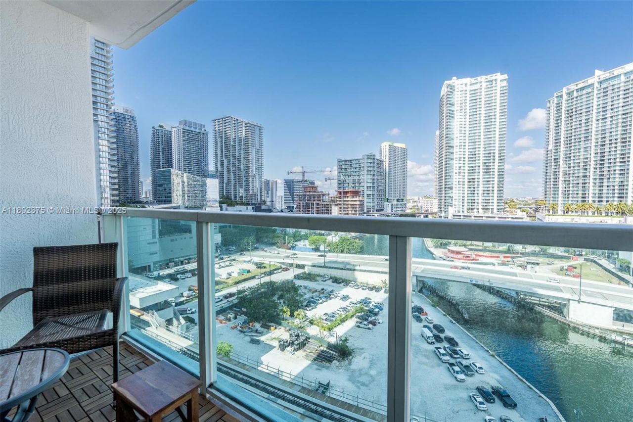31 SE 5 St, Unit 1603, Miami, FL 33131 Photo