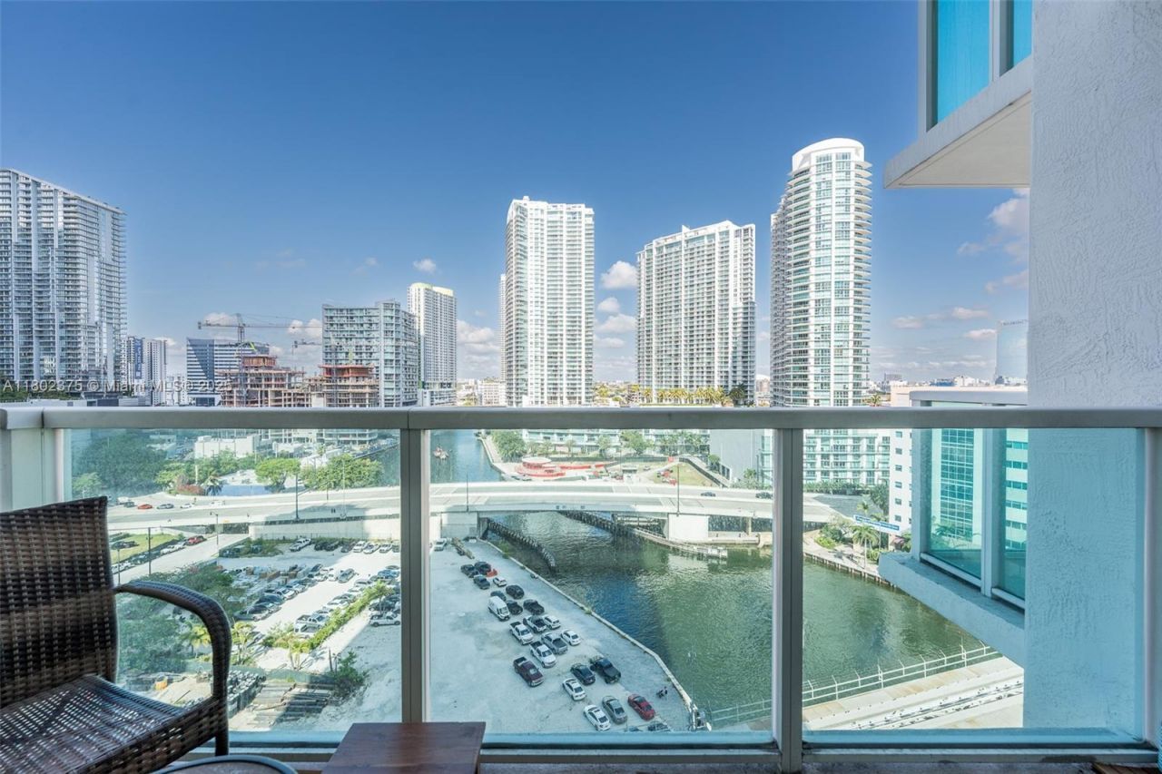 31 SE 5 St, Unit 1603, Miami, FL 33131 Photo