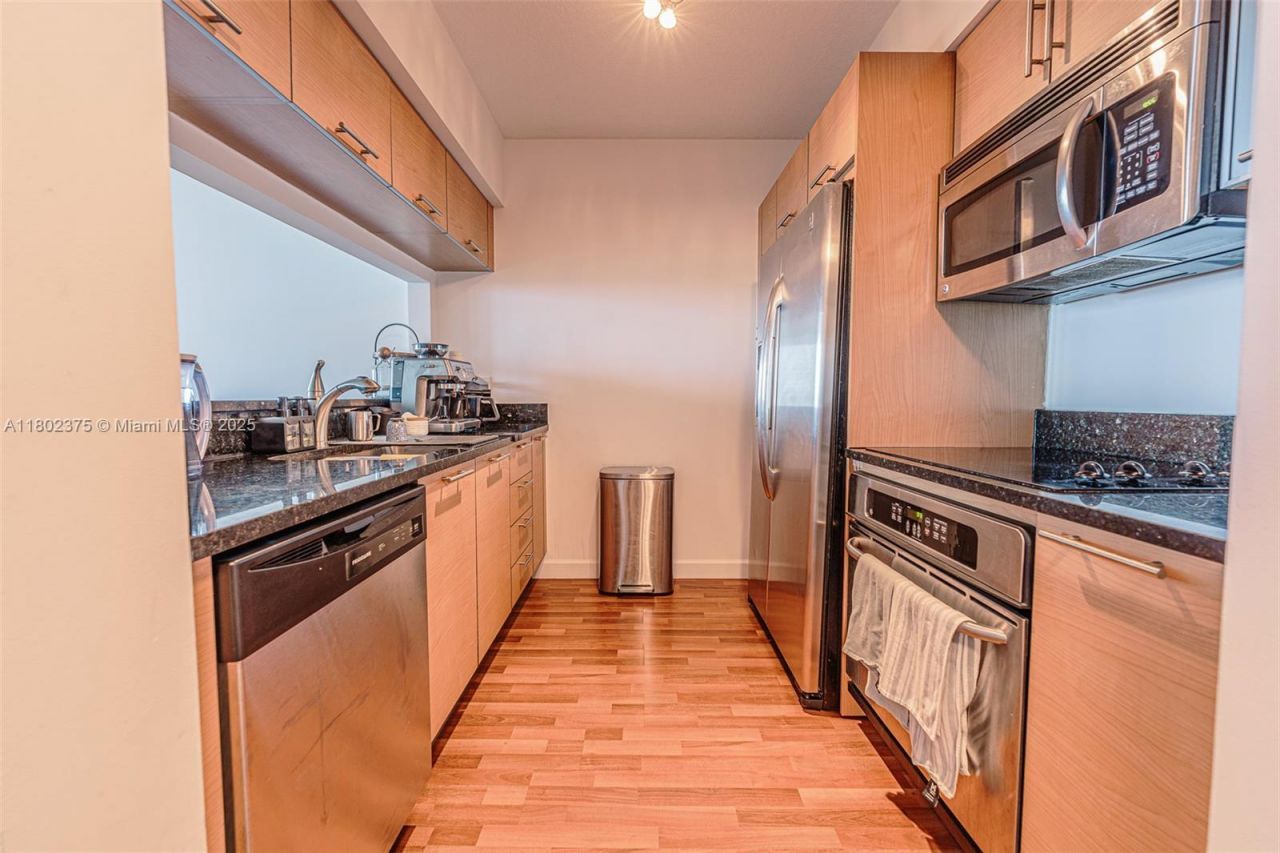 31 SE 5 St, Unit 1603, Miami, FL 33131 Photo