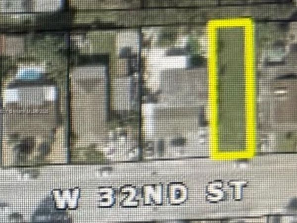 137 W 32 ST, Hialeah, FL 33012