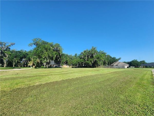 140 REGINA Court, Belle Chasse, LA 70037