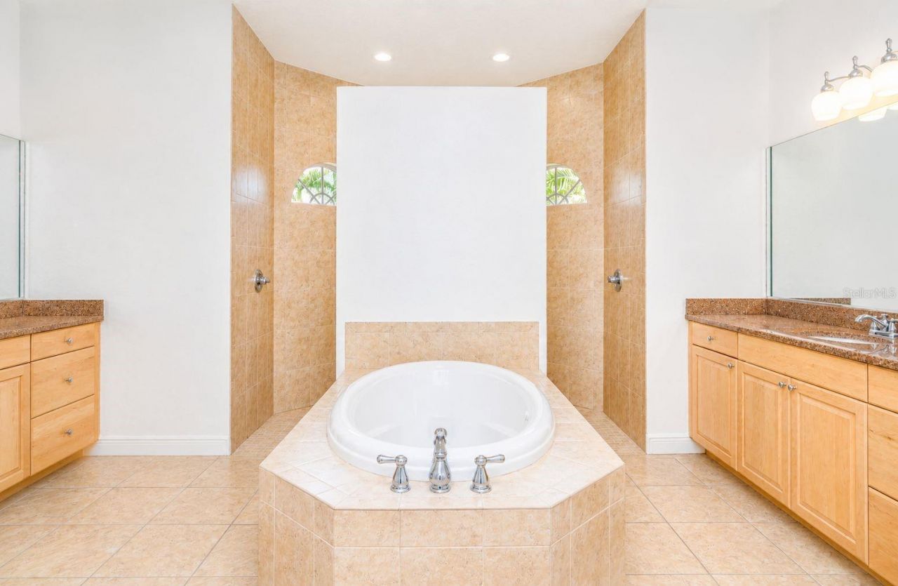 6120 9th Avenue Circle Ne, Bradenton, FL 34212 Photo