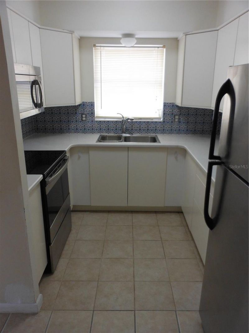 138 36th Avenue N, Unit 206W, Saint Petersburg, FL 33704 Photo