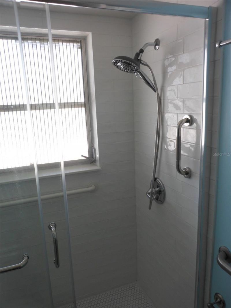 138 36th Avenue N, Unit 206W, Saint Petersburg, FL 33704 Photo